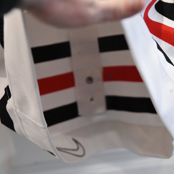 Chris Chelios Blackhawks *Authentic* Nike Home Jersey size 44 Made in Canada MIC - Picture 5 of 16